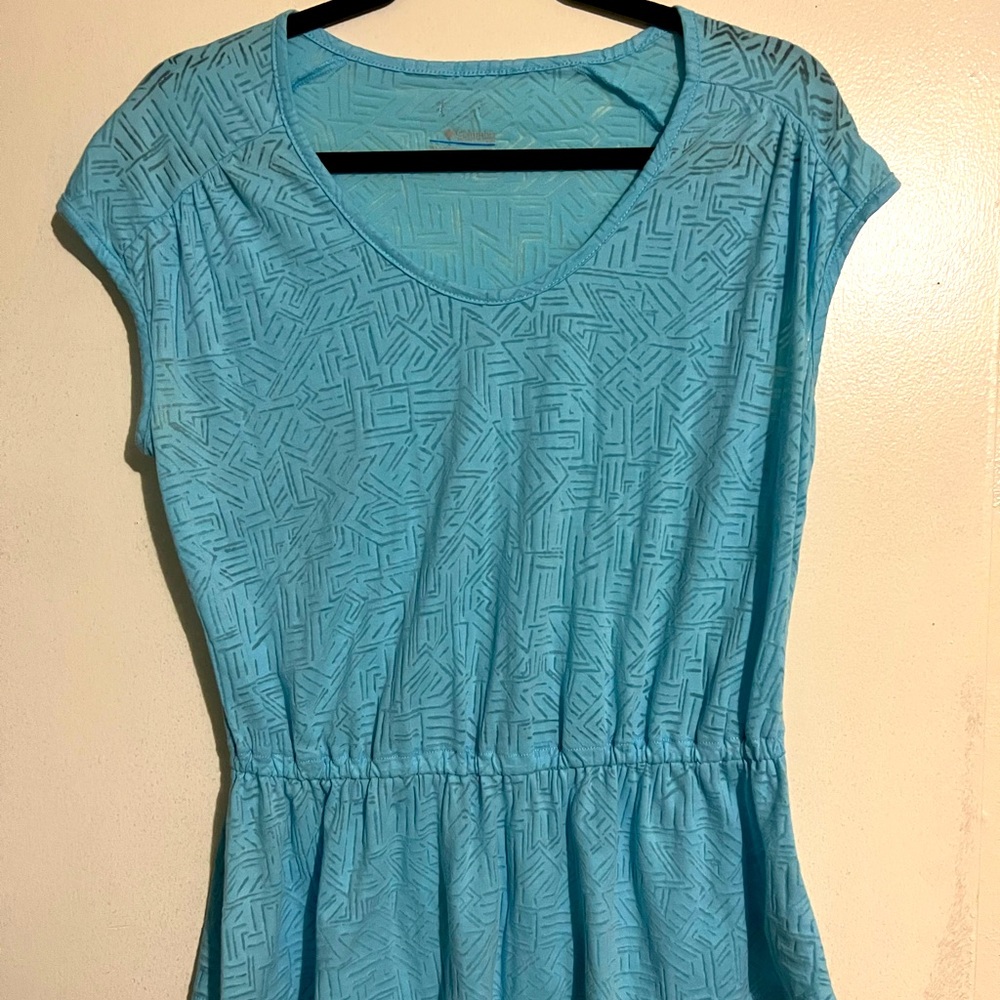 Women’s Columbia shirt